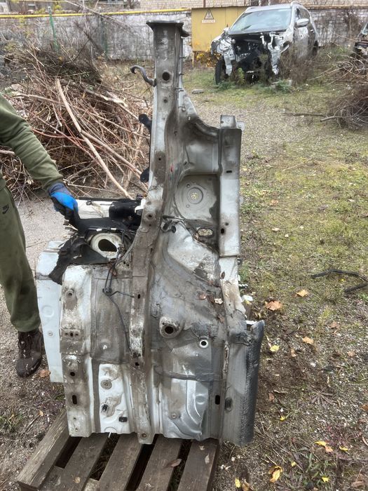 Передняя четверть шкода супер б год 18 Skoda super b