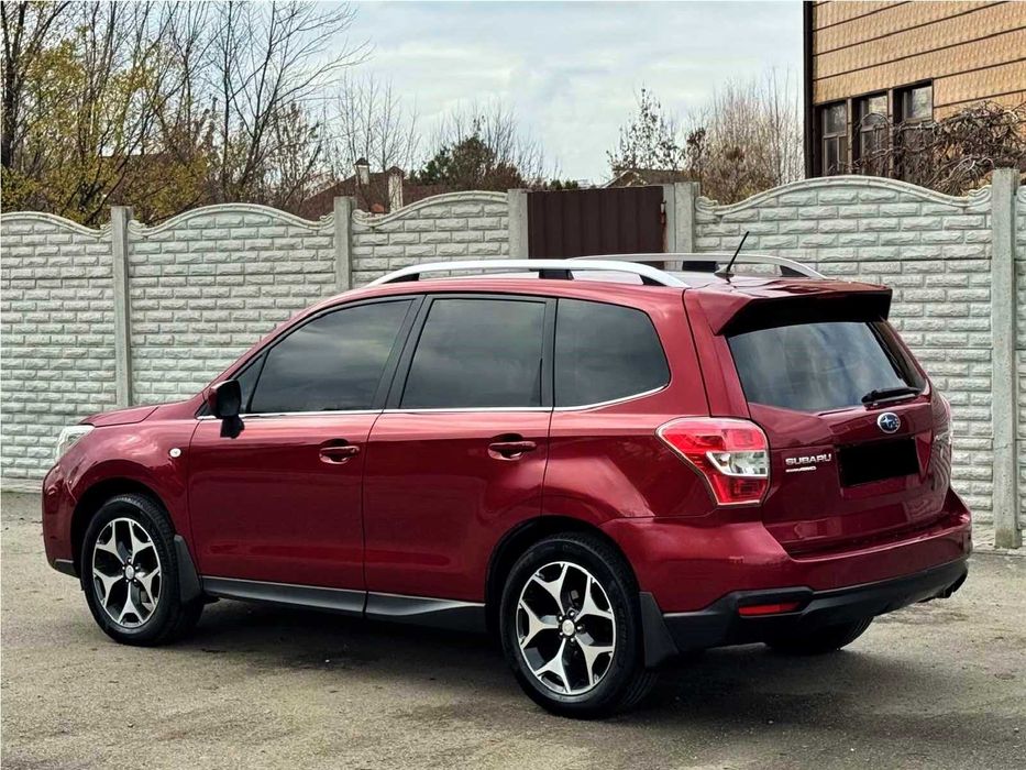 Продам власний, сімейний, улюблений автомобіль. Автомобіль Має комплектацію повну • куплена у салони SUBARU • не бита и не крашена • пробег 119 тыс.км • авто у идеальному стани • експлуатація та заміна розхідників при найменшій потребі. Автомобіль був повністю обслугований масло в акпп. Акпп перемикає плавно, їхати комфортно. Лед фари передні та задні. В автомобілі все працює. Якщо є питання- пишіть, дзвоніть. Продаж у зв?язку з тим, що купили новый •. Тільки повнэ переоформлення. Торг