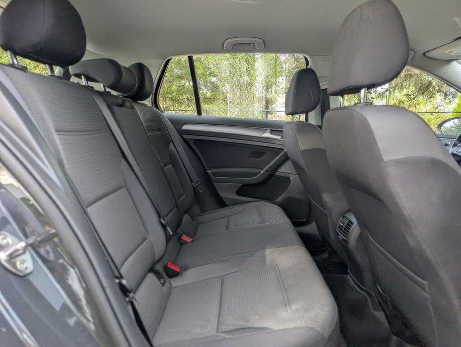 Volkswagen e-Golf SE      2019