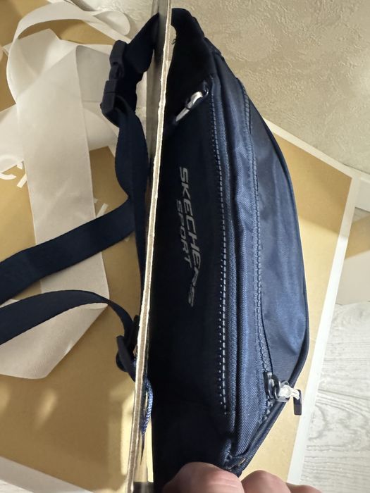 Бананка Skechres крос-боді