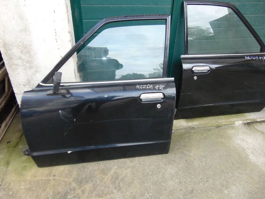 Mazda 818 portas " usado em bom estado " para venda