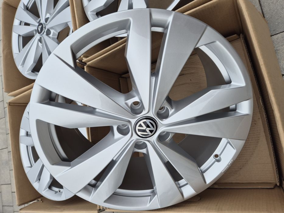 Felgi 19" 5x112 Maxion OEM Skoda Octavia Superb Kodiaq Karoq Srebrne Nowe | #VWR19S