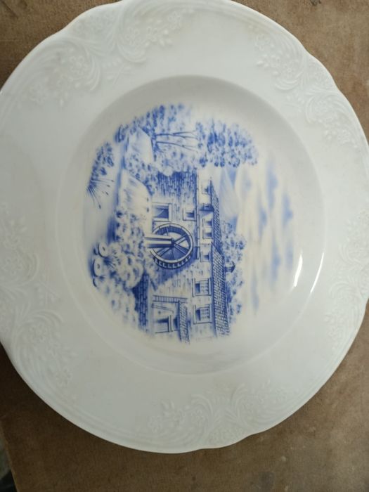 68-Piece Dinnerware Set458110830086737920
