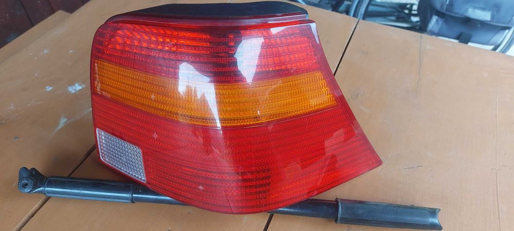 Lampa tylna prawa Golf 4 HB