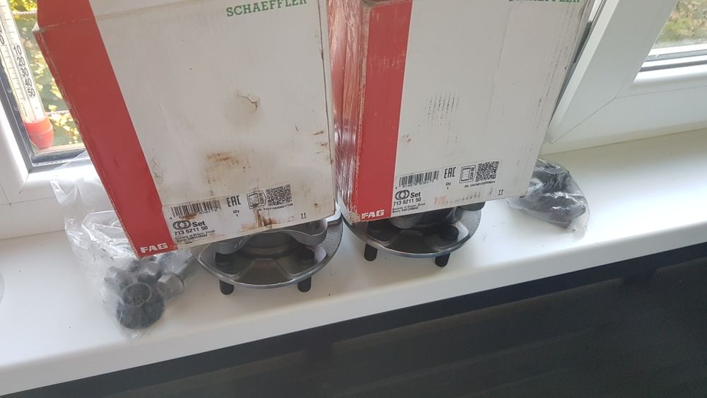 Підшипник (маточина) ступиці колеса Lexus, Toyota передній 713621150