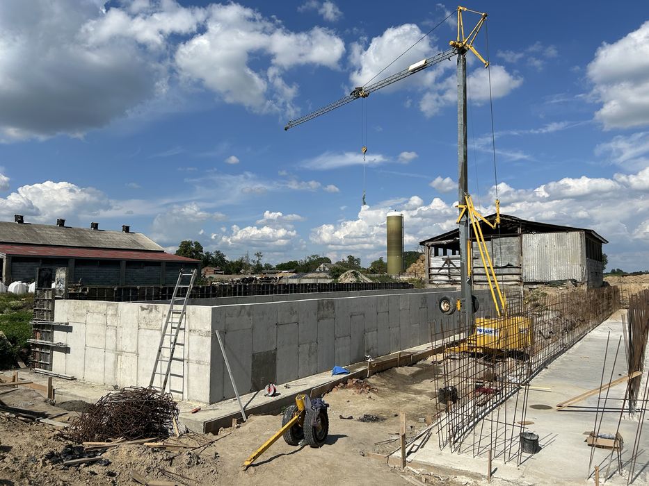 Silos na kiszonke, obory, chlewnie, hale