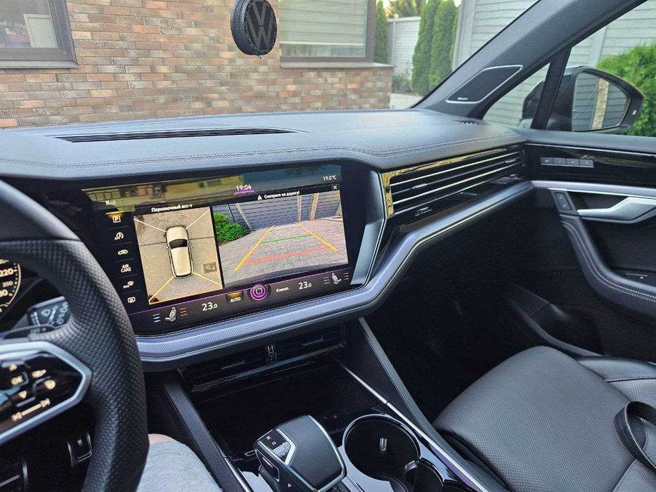 Volkswagen Touareg 2021 VIN WVGZZZCRZND008040 фото оголошення 14 з 15