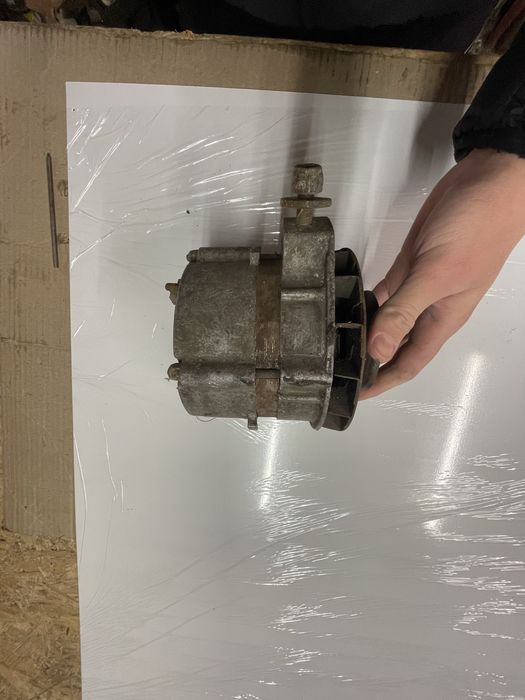 Генератор ВАЗ-2105 14в, 42а