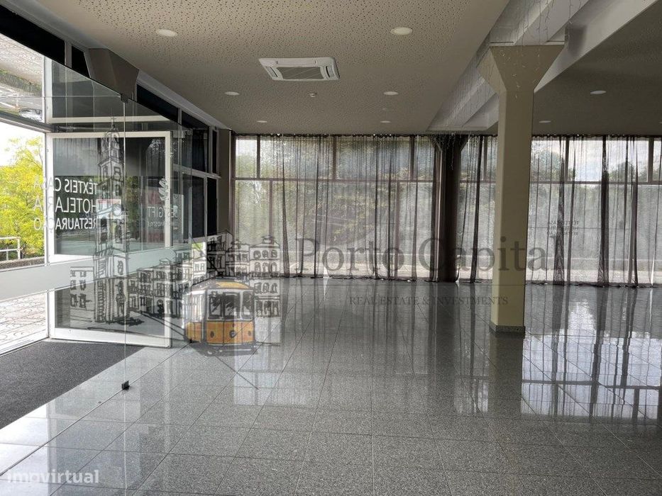 Loja Premium de 630 m² em Zona de Prestígio no Porto - Oportunidade...