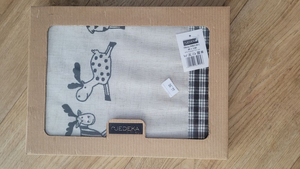 Bieżnik Niko w renifery Jedeka 140x40