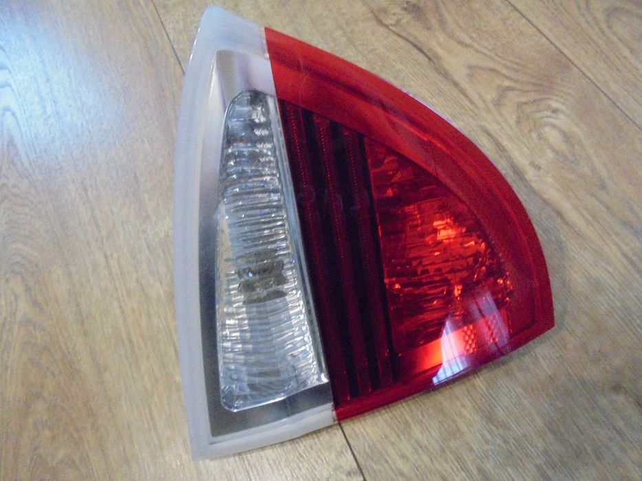 BMW E91 lampa w klapę lewa