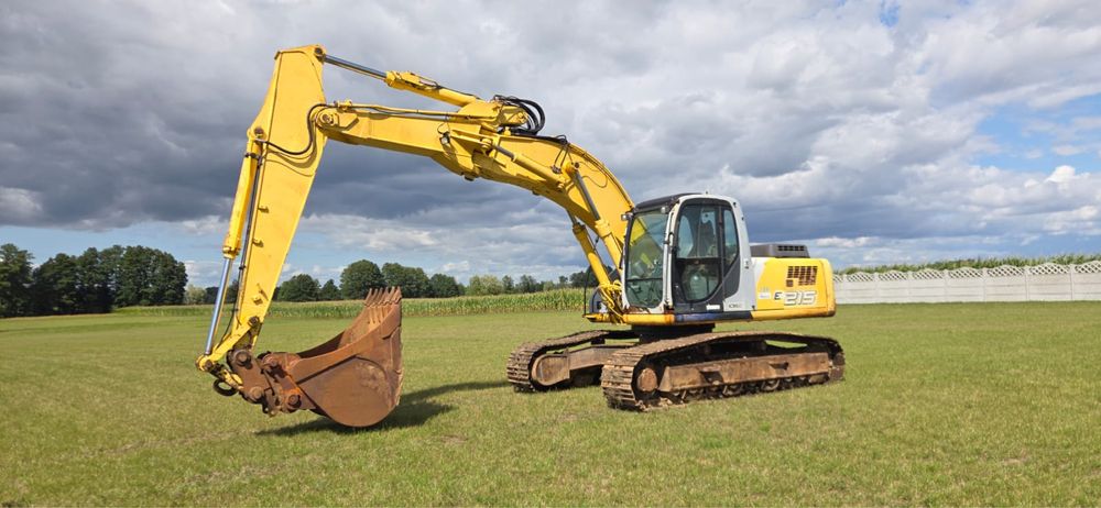 Koparka gąsienicowa KOBELCO New Holland E215