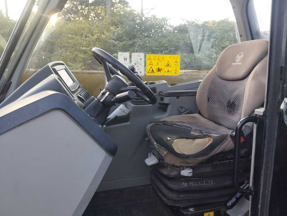 ładowarka teleskopowa caterpillar TH 408 D ROK 2019 silnik perkins 6770 mtg  sprowadzona w orginale