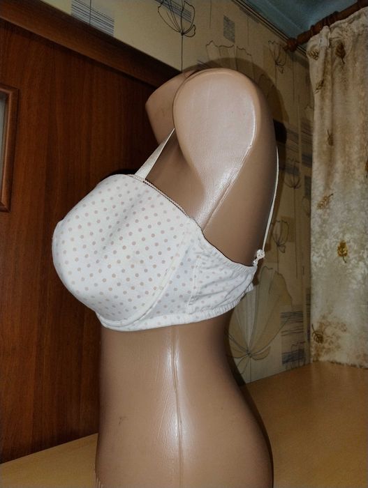 Бюстгальтер-балконет в горошек, размер 38DD / 85E