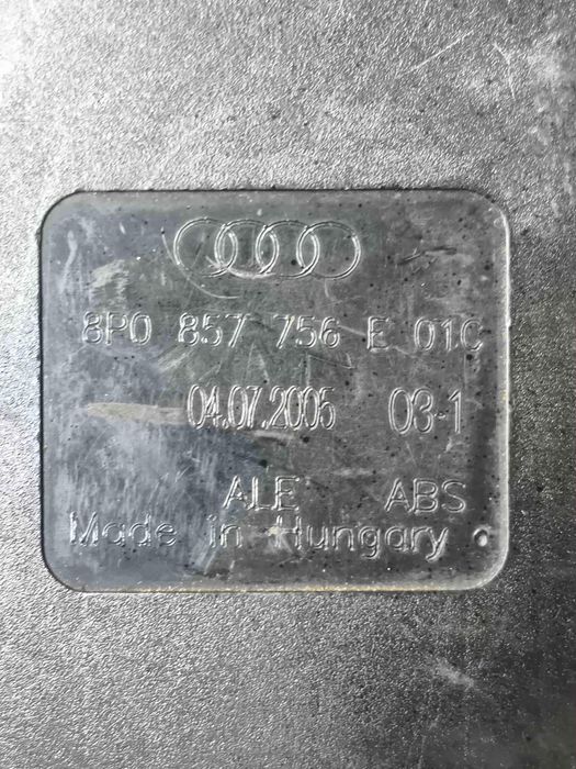 Encaixe de Cinto Frente Direito AUDI A3 Sportback