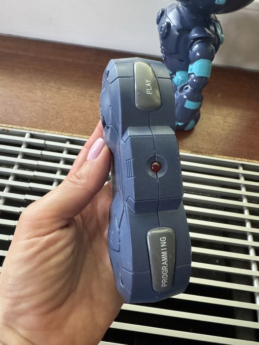 Robot tańczący zdalnie sterowany TFB