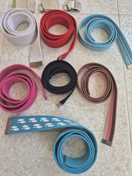 Conjunto de cintos unisexo com fivelas metálicas ajustáveis

Conjunto