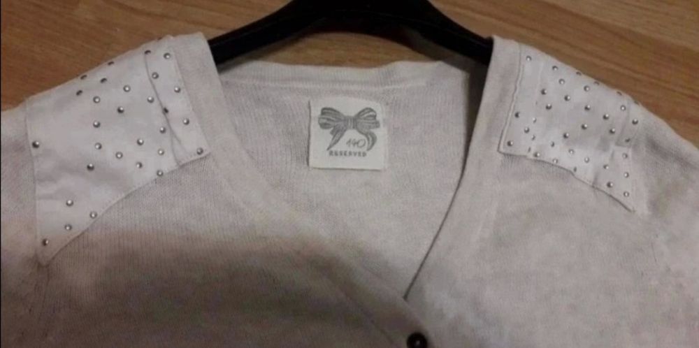 Ubrania 4 szt. Zestaw dziewcz. 134/140 Reserved spodnie sweter t-shirt