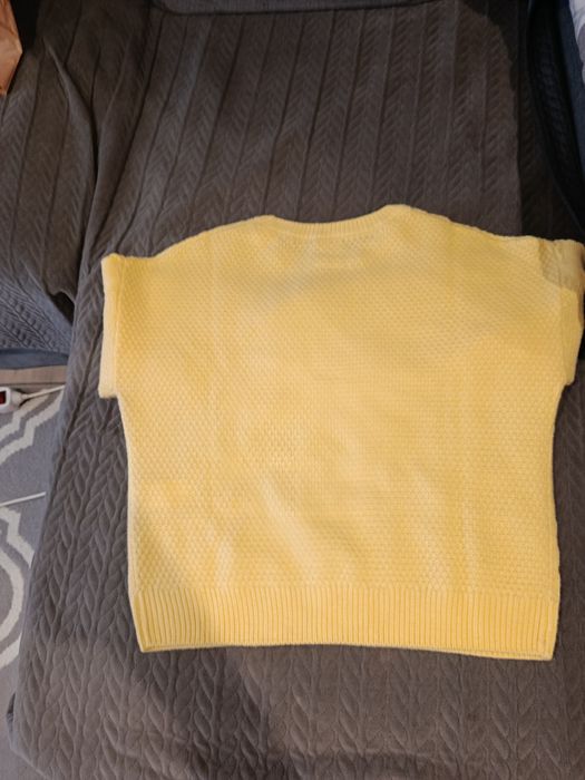 Sweter w rozmiarze XS