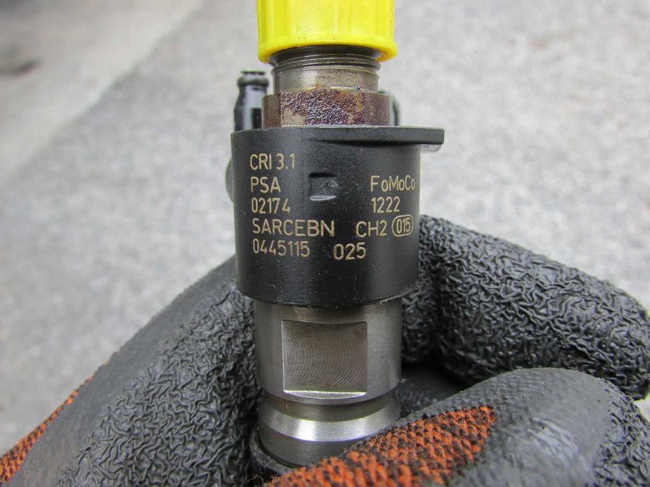Wtryskiwacze wtryskiwacz citroen c-crosser peugeot 4007 2.2 hdi