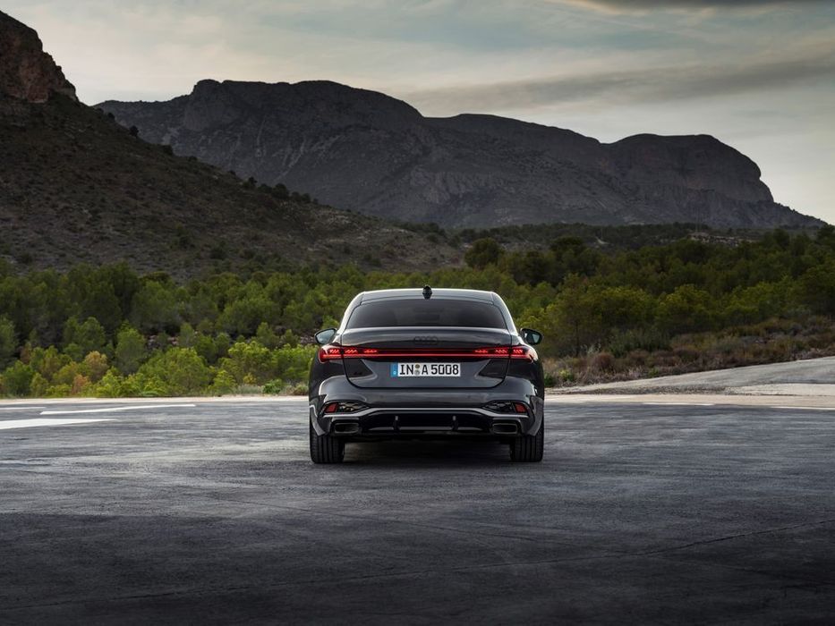 Audi A5 Limousine e-hybrid quattro foto 4