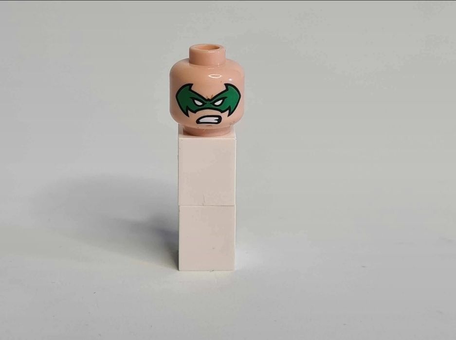 Robin - Minifigurka Lego Super Heros Batman II