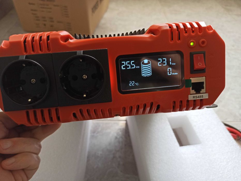 Inversor FCHAO 24V / 2500W nominal e 5000W pico, com Display LCD