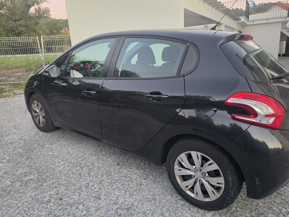 Peugeot 208 1.6 2012