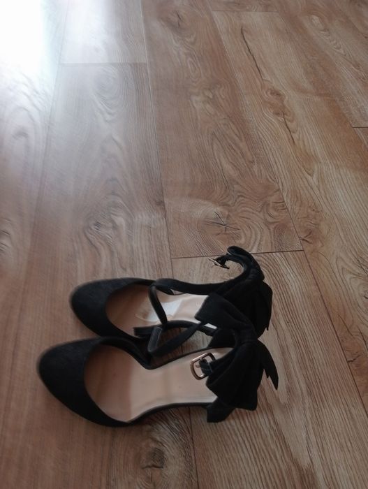 Buty eleganckie czarne zamszowe