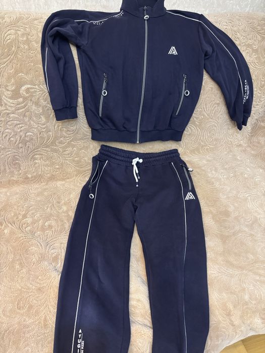 Продам дитячий спортивний костюм