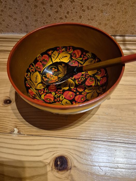 Продам дерев'яну миску,розмальовану