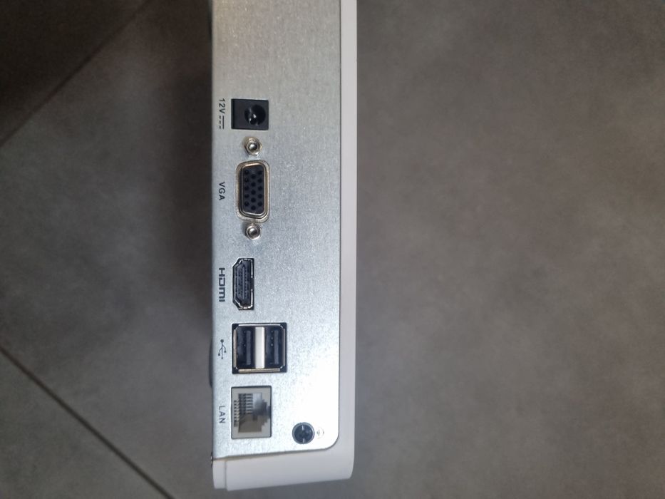 Hikvision model DS-7104NI-Q1