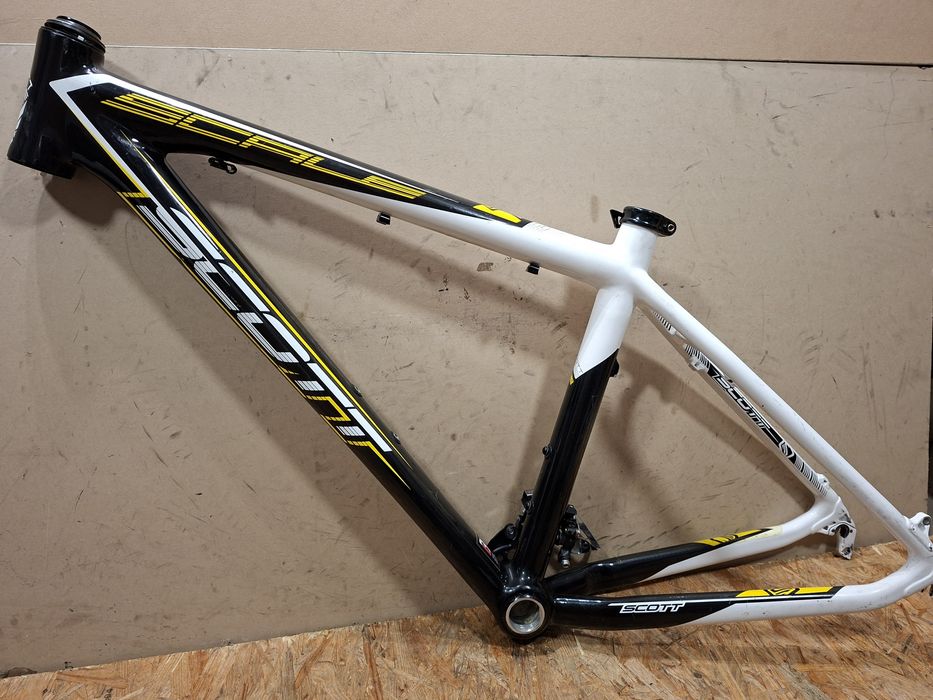 Rama Karbonowa Scott Scale 35 M trek specialized