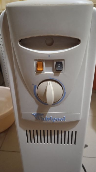 Радиатор масляный Whirlpool.