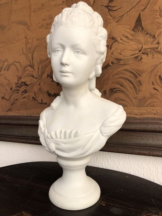 Busto de Dama em biscuit