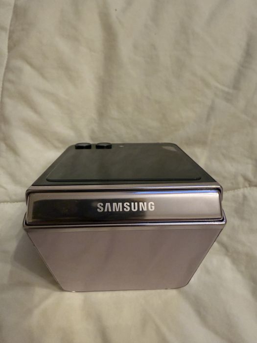 Samsung Galaxy Flip 5