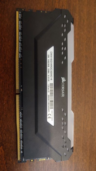 Corsair DDR4 RGB PRO 1x8GB 3200Mhz CL16