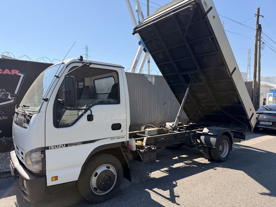 ISUZU NPR 3.0 140cv Tri-Basculante Excelente apenas 126.000km ###OPORTUNIDADE###