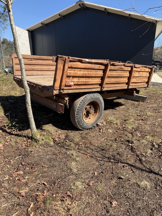 Reboque Tribasculante c/ documentos