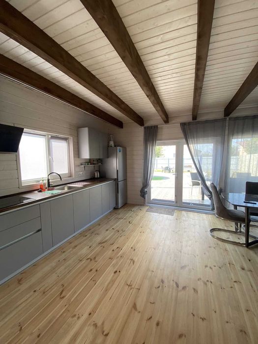 Продається сучасний будинок біля моря з авторським ремонтом