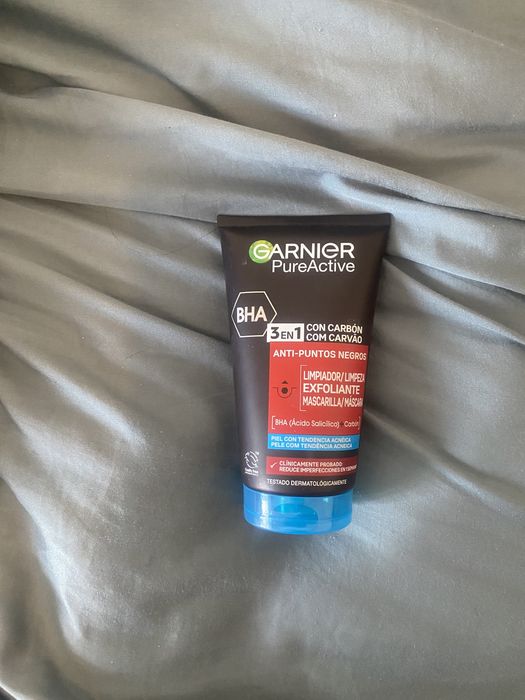 Esfoliante Garnier ( troco por coisas ) - c/ Acido Salicilico e Carvão