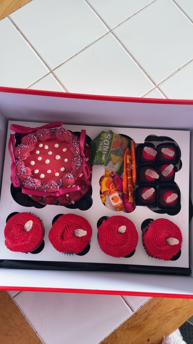 Bolos de pote e kits de festa