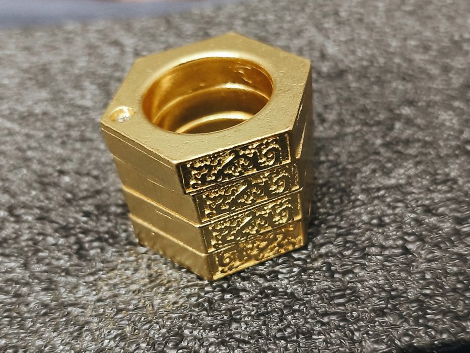 Anéis fidjet interligados em aço inoxidável para  ansiedade.