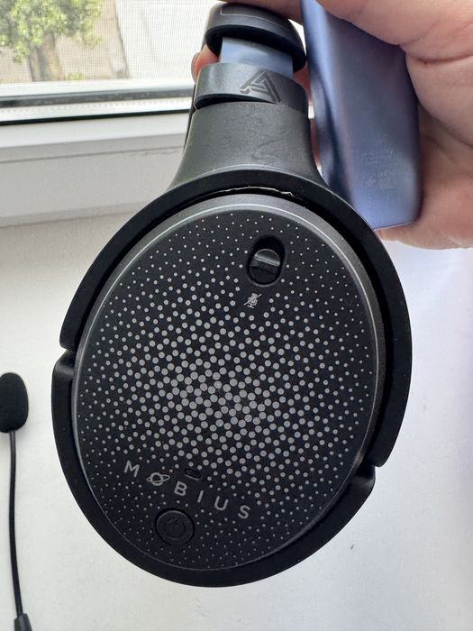 Навушники Audeze Mobius Carbon – планарні Bluetooth| 3D Audio | USB | AUX
