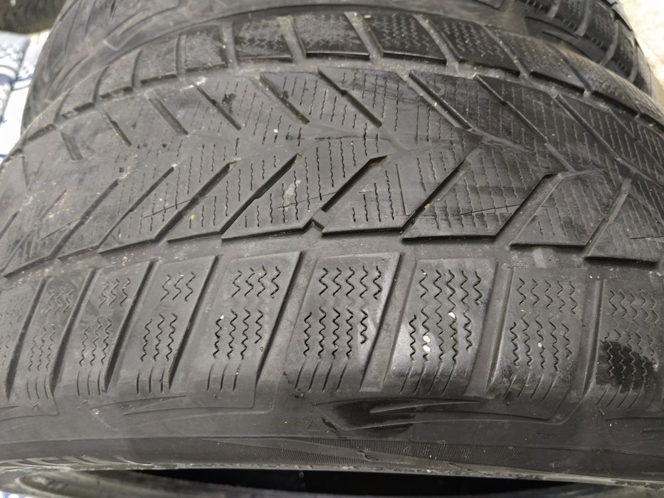Cena za 2 Opony zimowe 235/45r18 VREDESTEIN