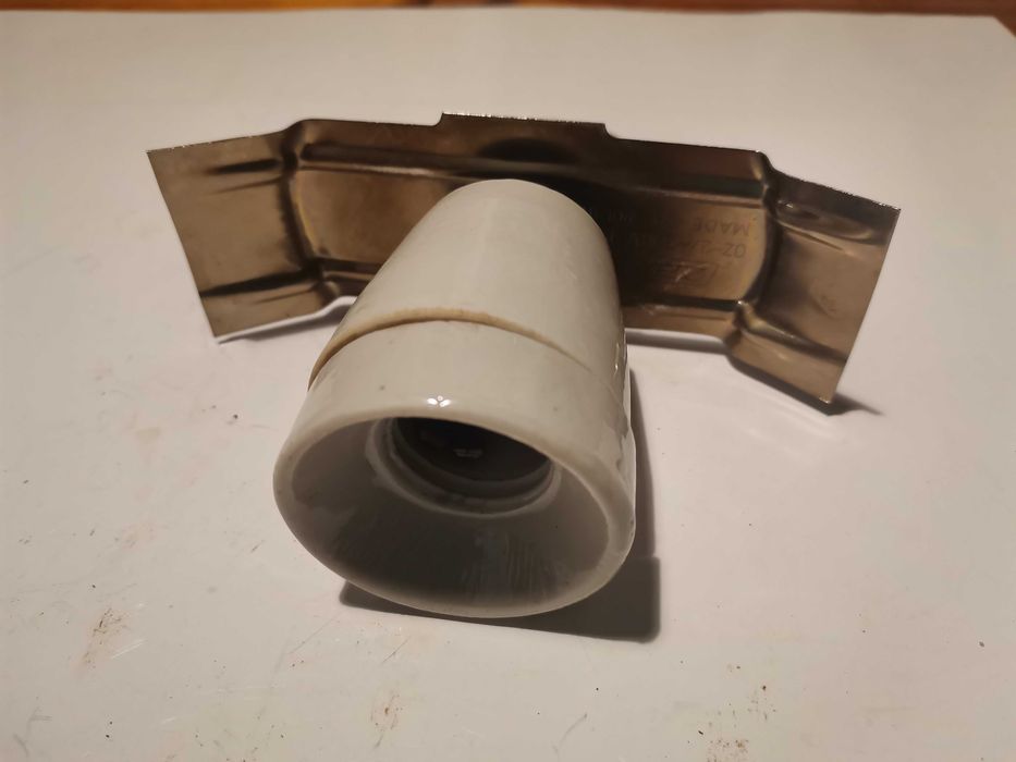 Ceramiczna oprawka żarówki PRL