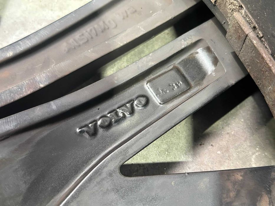 Jante 19 Volvo V60/XC60 R-Design (Furação: 5x108)