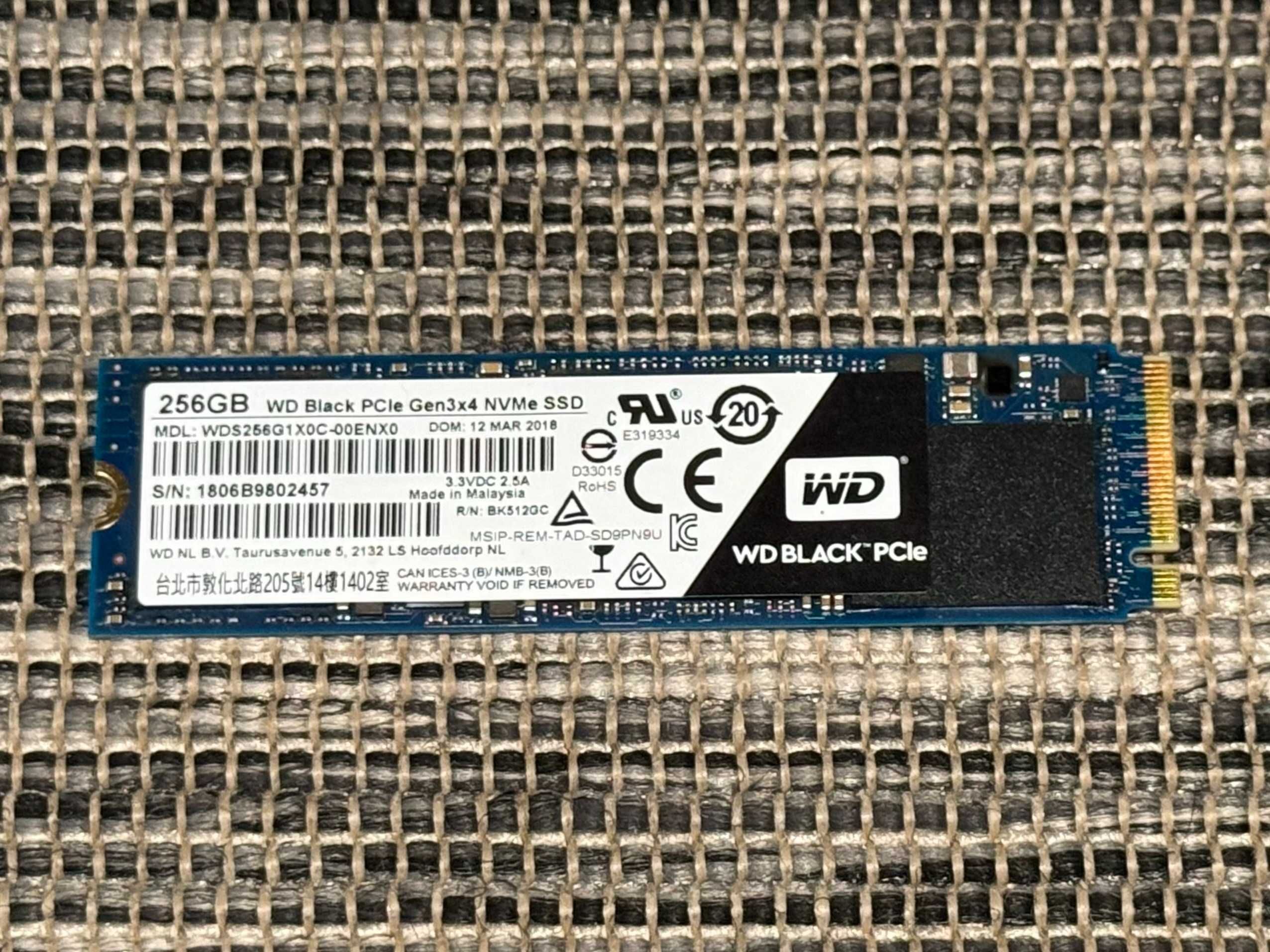 WD Black NVMe SSD 256 GB WDS256G1X0C-00ENX0