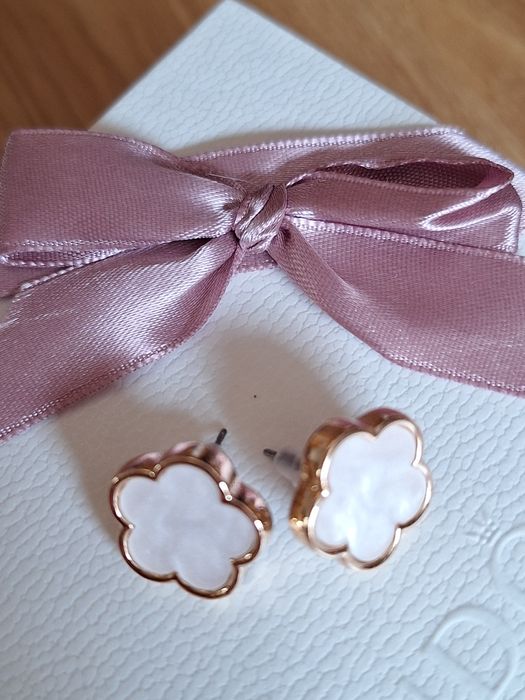 Kolczyki koniczynki efektowne