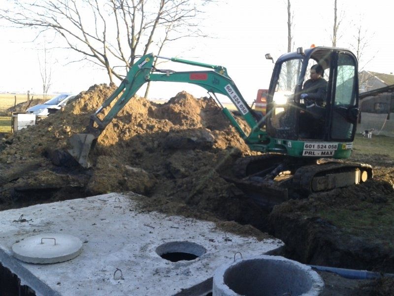 Szamba Betonowe szambo kompleksowo koparka montaż gwarancja Polska